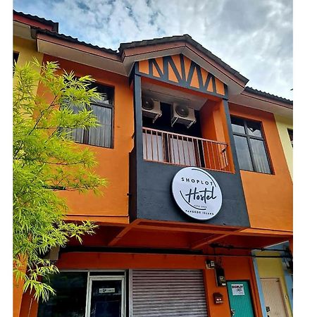 Shoplot Hostel Pangkor Kampong Pasir Bogak Buitenkant foto