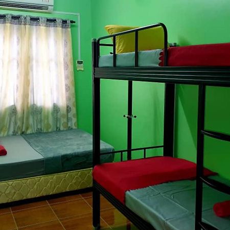 Shoplot Hostel Pangkor Kampong Pasir Bogak Buitenkant foto