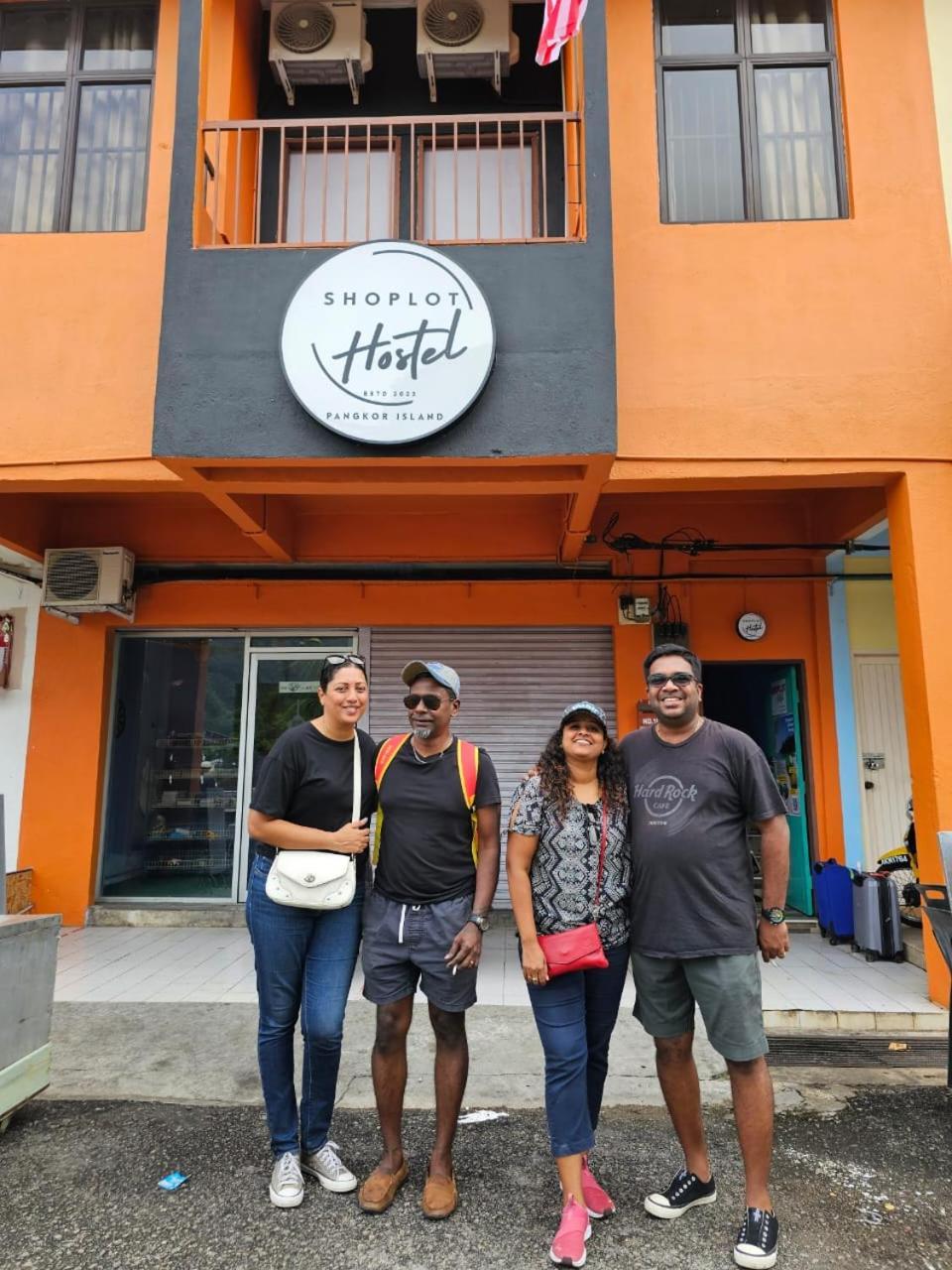 Shoplot Hostel Pangkor Kampong Pasir Bogak Buitenkant foto