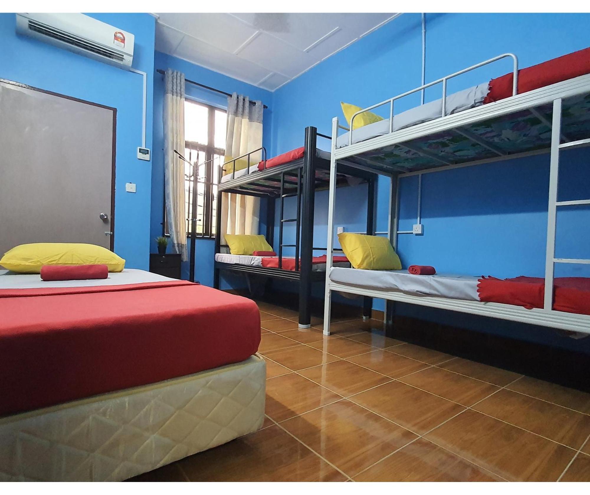 Shoplot Hostel Pangkor Kampong Pasir Bogak Buitenkant foto