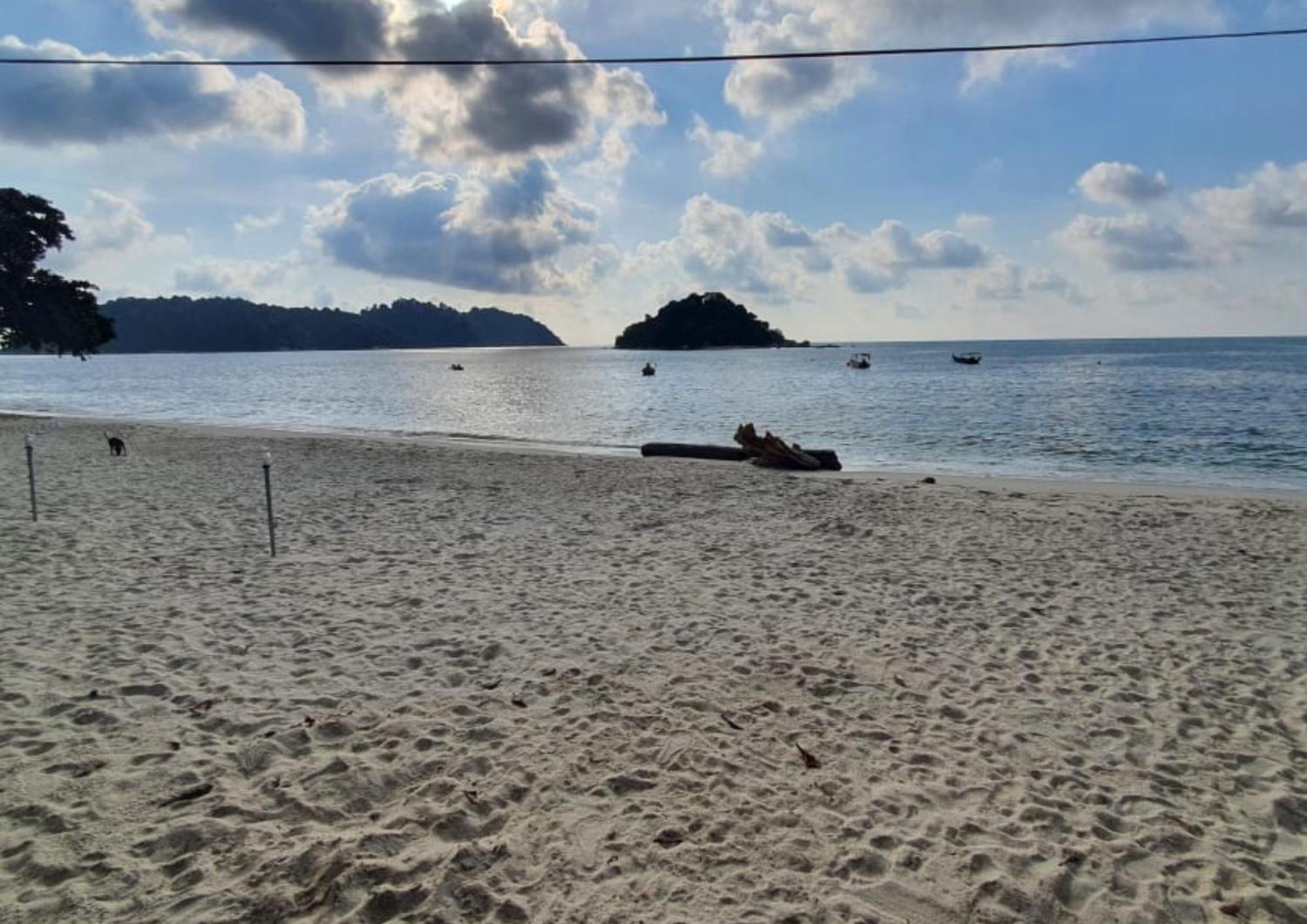 Shoplot Hostel Pangkor Kampong Pasir Bogak Buitenkant foto