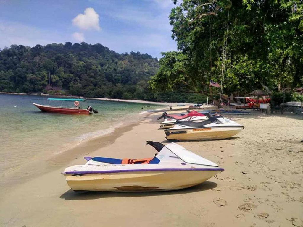 Shoplot Hostel Pangkor Kampong Pasir Bogak Buitenkant foto